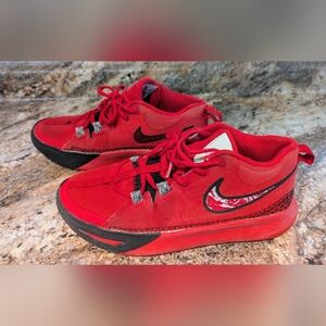 Nike Kyrie Flytrap University Red Boys Size 6Y